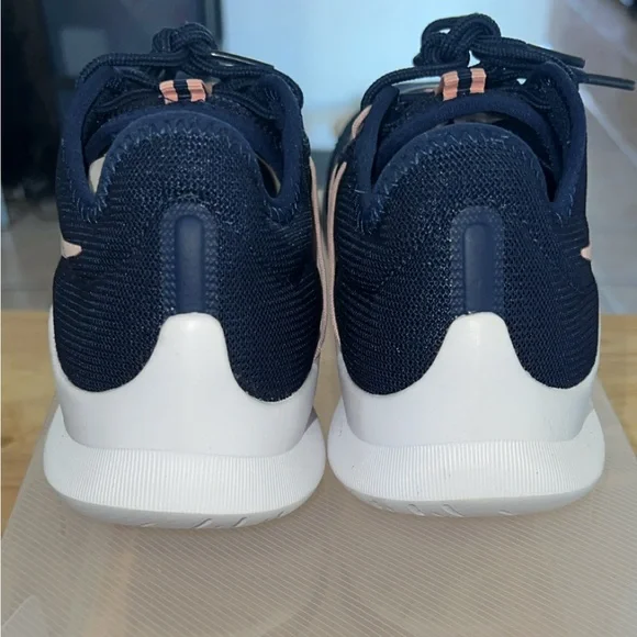 New without tags- Nike Viale Tech Racer
Blue/Pink - Picture 8 of 13